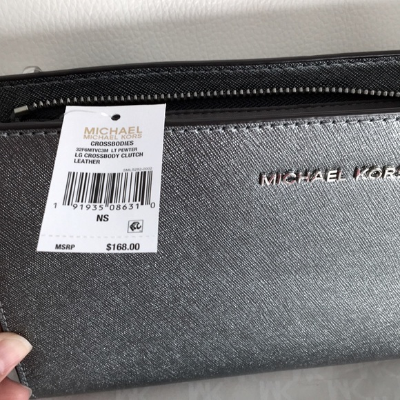 MICHAEL KORS Jet Set Large Crossbody Clutch - Pewter NWT - Picture 5 of 10